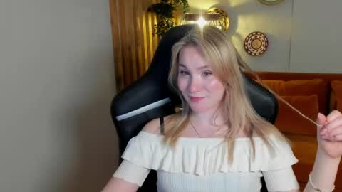 elaravoltage online show from May 2026 05:26:02 AM