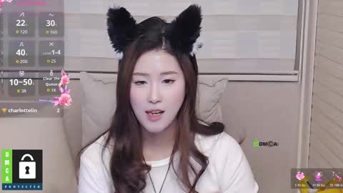 Snapshot of eleanore1 chatting on December 2025 01:50:02 PM eleanore online show from December 2025 01:50:02 PM