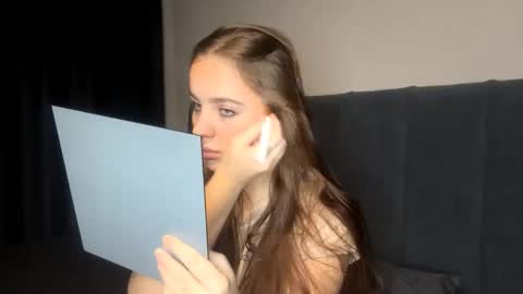 Snapshot of eleanorolaes chatting on February 2026 03:43:02 PM Kelly online show from February 2026 03:43:02 PM