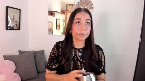 Electra- Please help me reach 100 likes online show from May 2026 01:43:02 AM