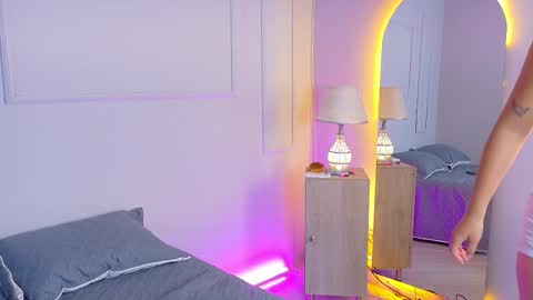 ELECTRA  online show from December 2025 08:40:01 PM