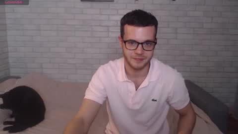 Snapshot of electric_smile chatting on December 2024 04:06:01 PM Alex online show from December 2024 04:06:01 PM