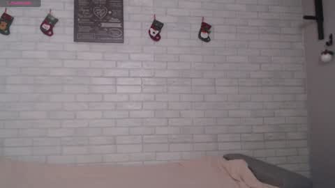 Snapshot of electric_smile chatting on December 2024 08:04:02 PM Alex online show from December 2024 08:04:02 PM