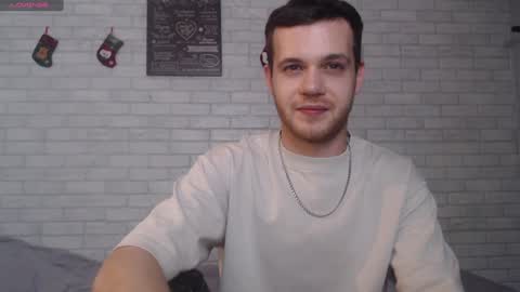 Snapshot of electric_smile chatting on January 2025 10:55:01 PM Alex online show from January 2025 10:55:01 PM