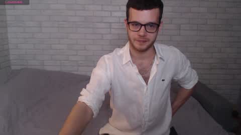 Snapshot of electric_smile chatting on January 2025 01:58:01 PM Alex online show from January 2025 01:58:01 PM