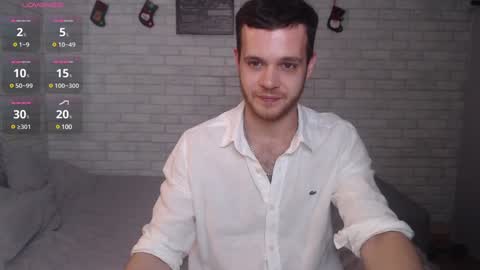 Snapshot of electric_smile chatting on January 2025 08:44:01 PM Alex online show from January 2025 08:44:01 PM