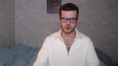 Snapshot of electric_smile chatting on January 2025 06:33:02 PM Alex online show from January 2025 06:33:02 PM