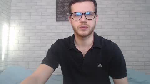 Snapshot of electric_smile chatting on January 2025 10:39:01 AM Alex online show from January 2025 10:39:01 AM