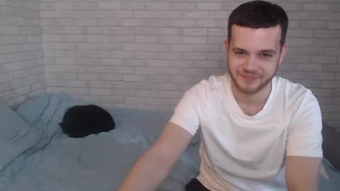 Snapshot of electric_smile chatting on February 2025 01:27:01 PM Alex online show from February 2025 01:27:01 PM