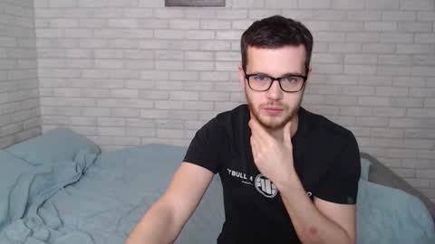 Snapshot of electric_smile chatting on March 2025 09:14:02 AM Alex online show from March 2025 09:14:02 AM