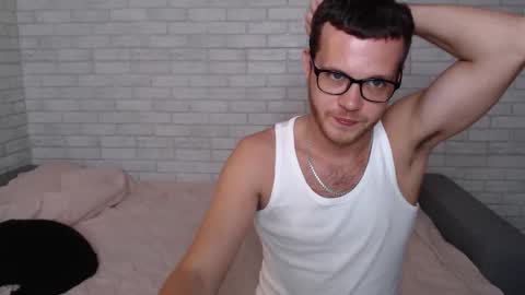 Snapshot of electric_smile chatting on September 2025 06:31:01 PM Alex online show from September 2025 06:31:01 PM