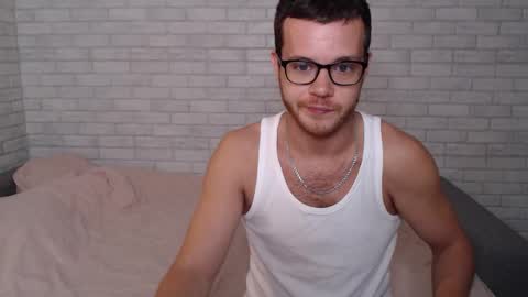 Snapshot of electric_smile chatting on September 2025 07:43:01 AM Alex online show from September 2025 07:43:01 AM