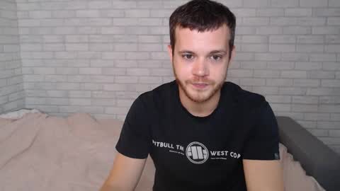 Snapshot of electric_smile chatting on September 2025 08:05:01 AM Alex online show from September 2025 08:05:01 AM