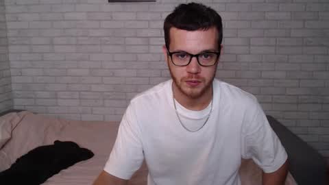 Snapshot of electric_smile chatting on September 2025 07:54:01 AM Alex online show from September 2025 07:54:01 AM