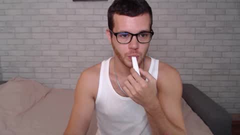 Snapshot of electric_smile chatting on September 2025 09:45:02 AM Alex online show from September 2025 09:45:02 AM