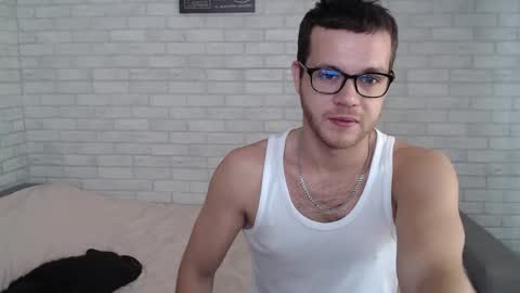 Snapshot of electric_smile chatting on September 2025 07:33:02 AM Alex online show from September 2025 07:33:02 AM