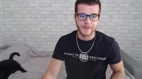 Snapshot of electric_smile chatting on September 2025 07:57:01 AM Alex online show from September 2025 07:57:01 AM