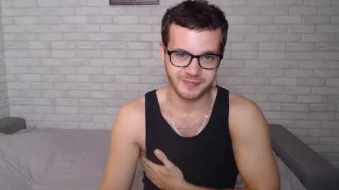 Snapshot of electric_smile chatting on October 2025 07:46:02 PM Alex online show from October 2025 07:46:02 PM