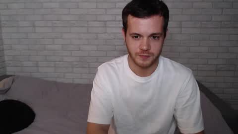 Snapshot of electric_smile chatting on October 2025 04:39:01 PM Alex online show from October 2025 04:39:01 PM