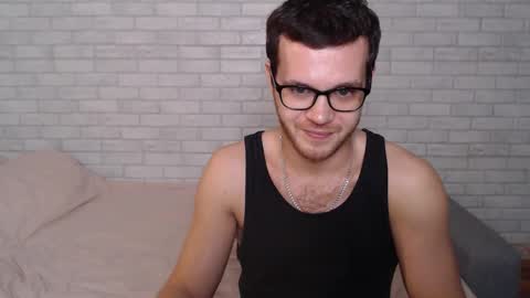 Snapshot of electric_smile chatting on October 2025 05:35:02 PM Alex online show from October 2025 05:35:02 PM