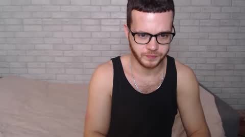 Snapshot of electric_smile chatting on November 2025 02:17:02 PM Alex online show from November 2025 02:17:02 PM