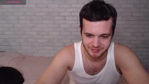 Snapshot of electric_smile chatting on December 2025 05:30:01 PM Alex online show from December 2025 05:30:01 PM