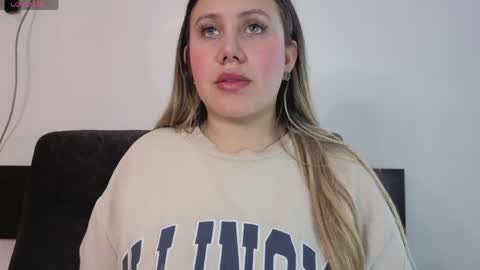 Snapshot of eleecttraa_12 chatting on May 2026 07:11:02 PM Electra online show from May 2026 07:11:02 PM
