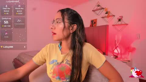 Snapshot of elegant_rouse chatting on May 2026 07:43:02 PM Rouse online show from May 2026 07:43:02 PM