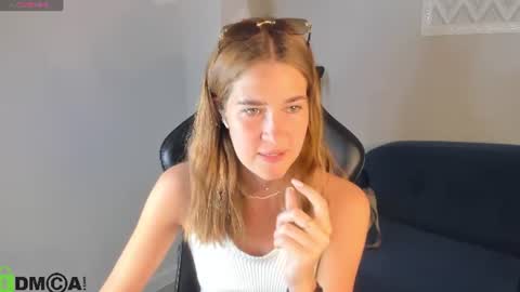 Jenny online show from June 2026 10:32:01 PM