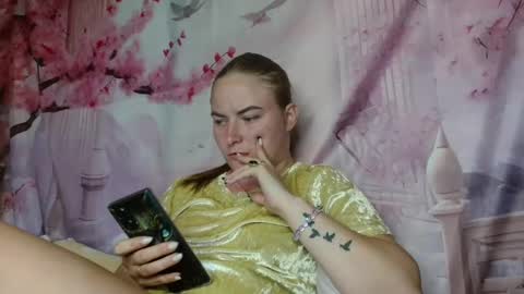 Snapshot of elena_maeer chatting on September 2025 01:45:01 PM Elena online show from September 2025 01:45:01 PM