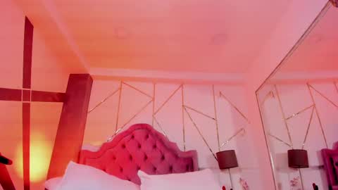 Snapshot of elena_rosse chatting on February 2025 06:49:02 AM Elena online show from February 2025 06:49:02 AM