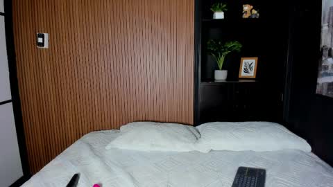 Elena online show from May 2026 01:22:01 AM