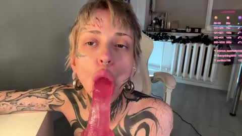 Mia online show from April 2026 05:30:01 PM
