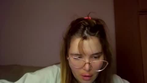 Snapshot of elenaflirt chatting on November 2025 04:40:01 PM Elena online show from November 2025 04:40:01 PM