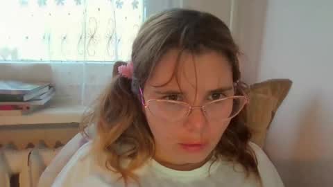 Snapshot of elenaflirt chatting on December 2025 02:33:01 PM Elena online show from December 2025 02:33:01 PM