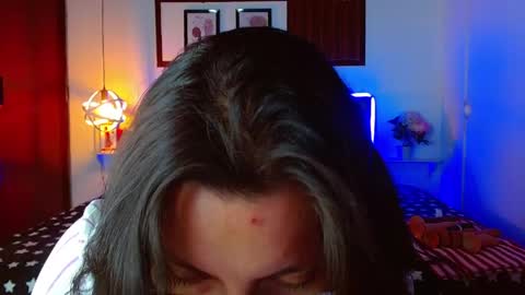 Elenna online show from May 2026 01:49:02 PM