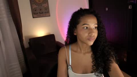 Snapshot of elenna_snow chatting on December 2024 12:09:01 AM Elenna online show from December 2024 12:09:01 AM