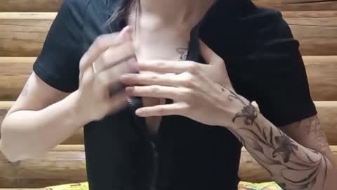 Snapshot of eleonoreyouree chatting on February 2026 04:25:01 PM Lotte online show from February 2026 04:25:01 PM