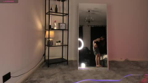 Snapshot of elfiecollins chatting on September 2025 06:15:01 AM Elfie online show from September 2025 06:15:01 AM