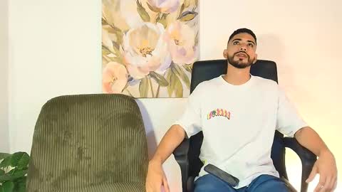 elias_salvatore_ online show from May 2026 06:53:01 PM