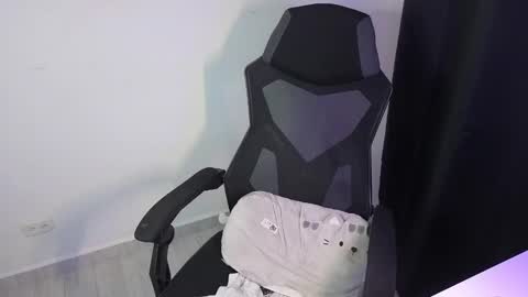 Snapshot of elias_steel1 chatting on March 2025 01:56:02 AM elias online show from March 2025 01:56:02 AM