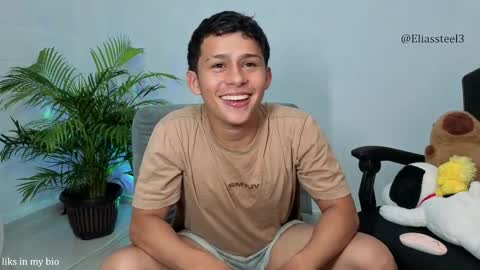 Snapshot of elias_steel1 chatting on October 2025 09:45:01 PM elias online show from October 2025 09:45:01 PM