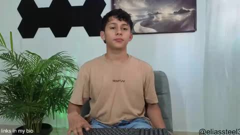 Snapshot of elias_steel1 chatting on November 2025 04:07:02 PM elias online show from November 2025 04:07:02 PM