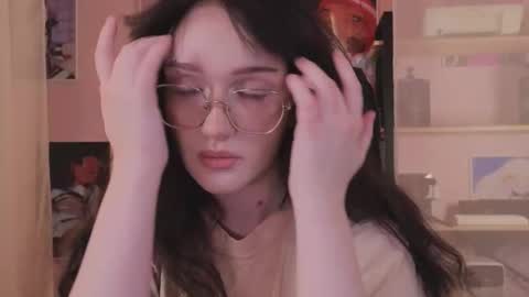 Ellie online show from October 2025 05:16:01 AM