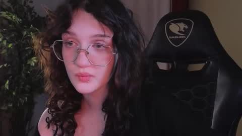 Ellie online show from October 2025 05:18:01 AM