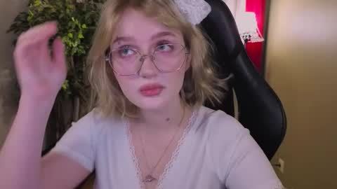 Ellie online show from March 2026 05:14:02 AM