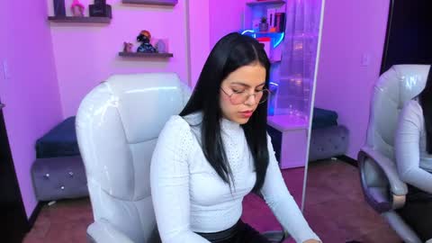 Eliie online show from February 2025 07:07:02 AM