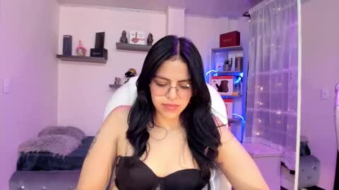 Eliie online show from February 2025 07:47:02 AM