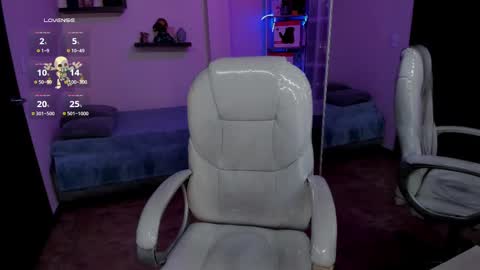 Eliie online show from March 2025 04:49:01 AM