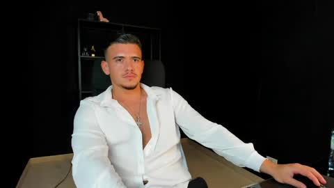 ElijahThorne online show from April 2026 07:13:02 AM